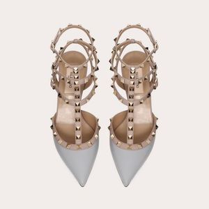 Valentino Garavani Rockstud pumps These r a steal!!!or giving to family hurry